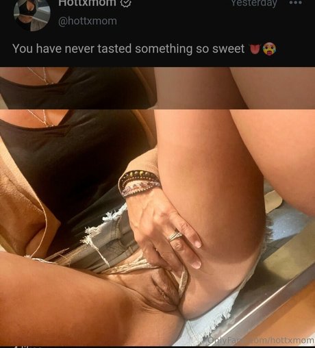Hottxmom model sexy photos