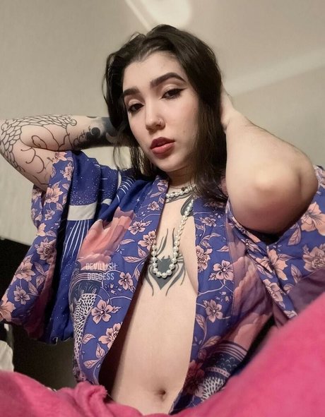 Devilish Goddess beautiful model pic