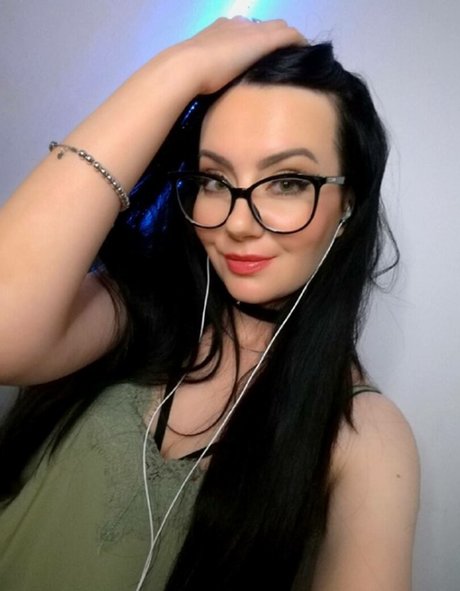 Kate Lullaby erotic star img