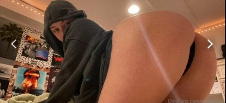 Empyreee xxx actress pics