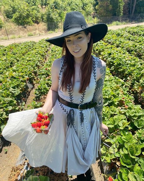 Suzy Berhow pornstar adult picture