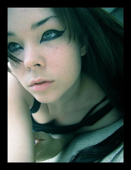 Suzy Berhow free model img