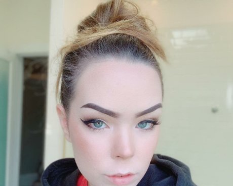 Suzy Berhow xxx model images