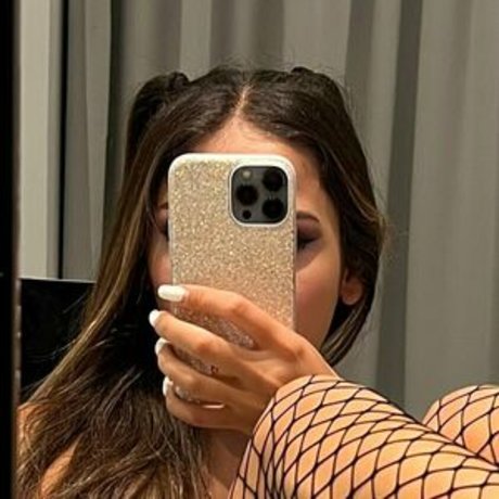 mervetaskin nice actress pictures