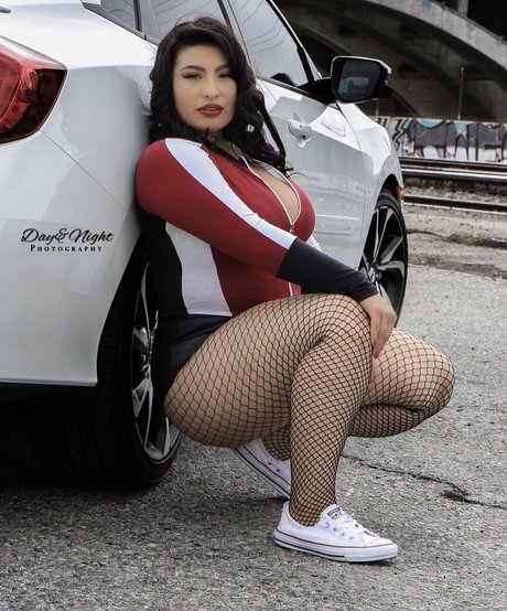 Kim burleey star hot galleries