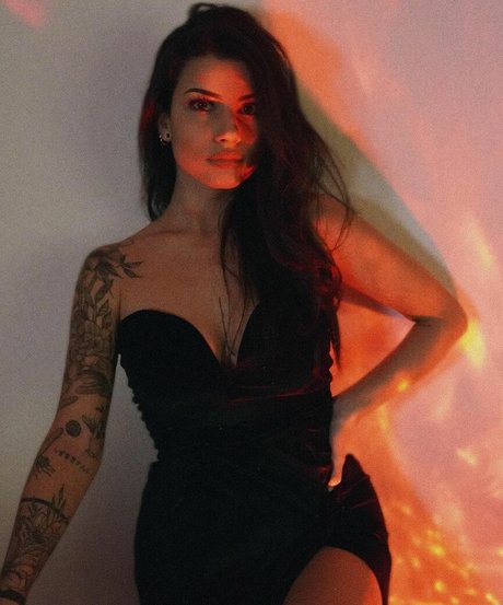 Ayliner sex star picture