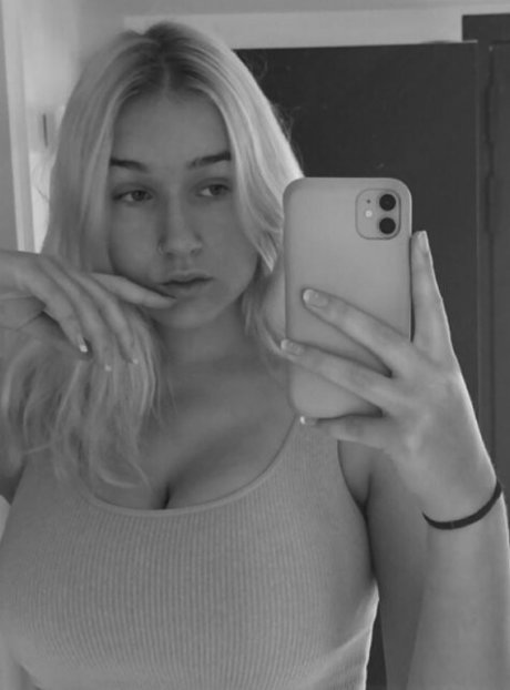 Blondy1 erotic actress pictures