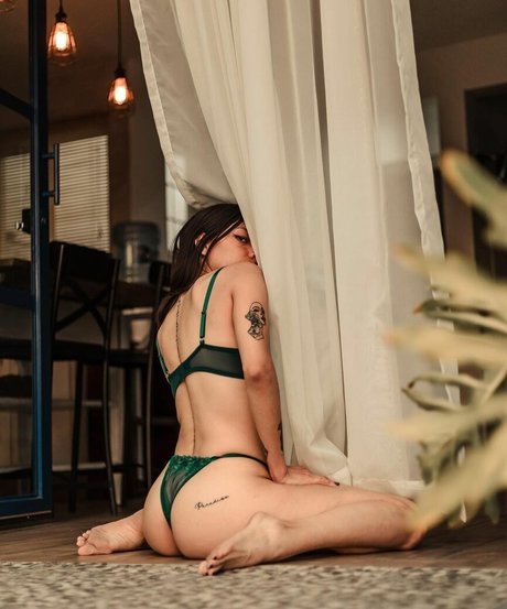 kat hk model naked image