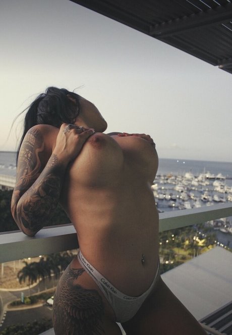 Casey Saron nice actress pictures