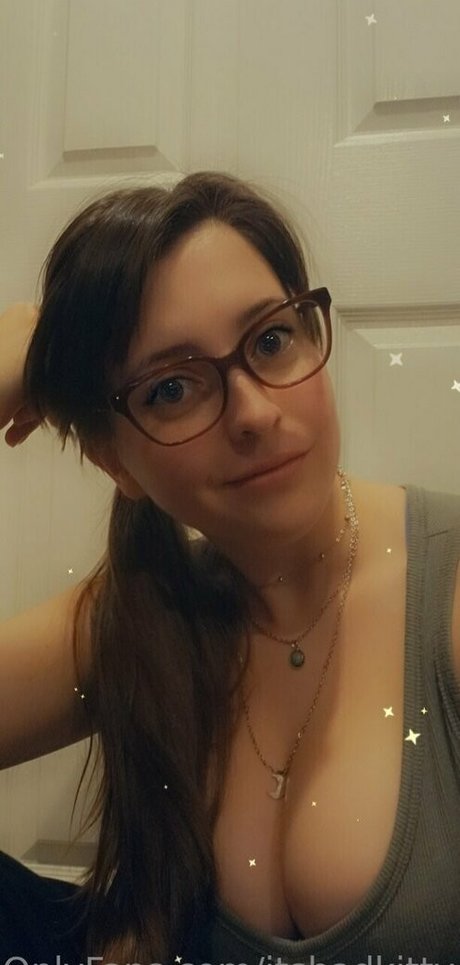 Itsbadkittyof high quality model gallery