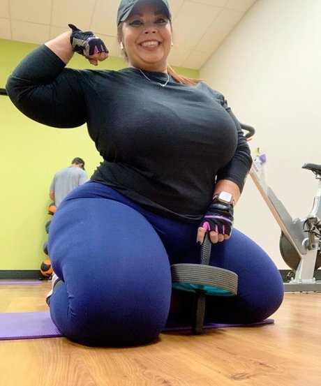 SueAnn sex model img