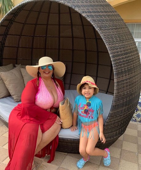 SueAnn nude star images