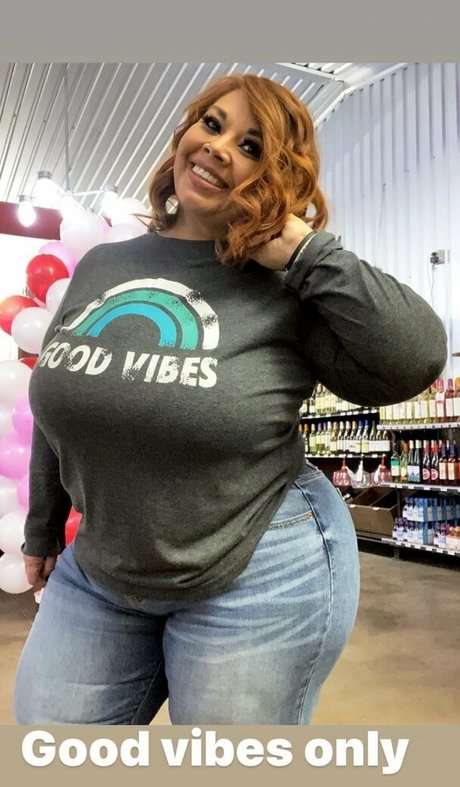 SueAnn nude pornstar gallery