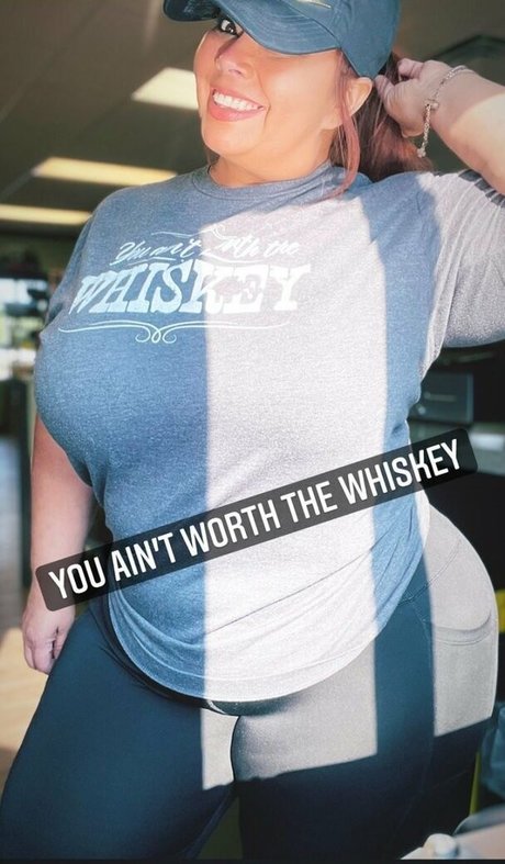 SueAnn star exclusive images