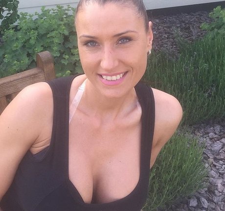 Carol Brooklyn hot actress photo