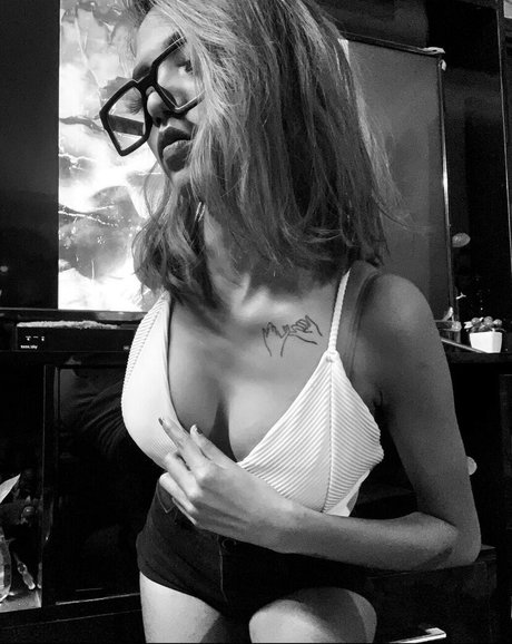 Akansha Laida naked pornstar archive