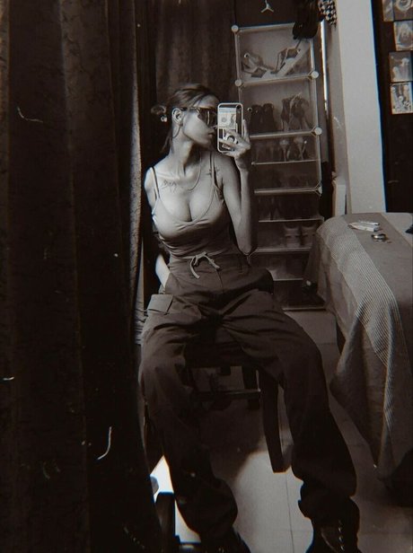 Akansha Laida model beautiful pic