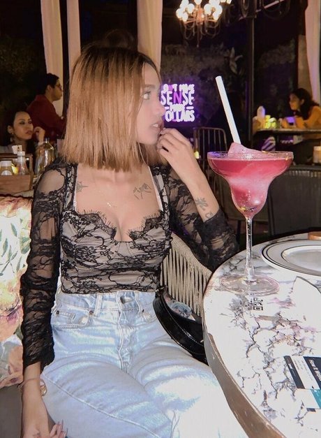 Akansha Laida art actress gallery