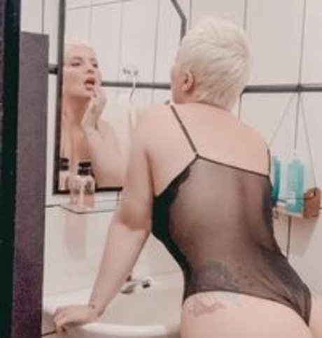 Aline Valentin model porn picture