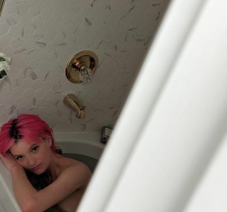 yourgirlgrae model hot photo