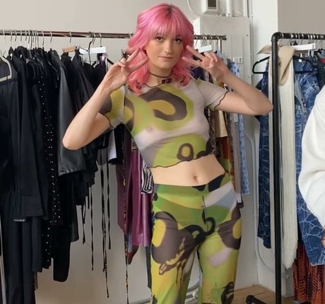 yourgirlgrae model pornographic pic