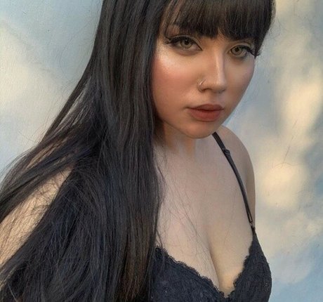 gresaids pornographic model pic