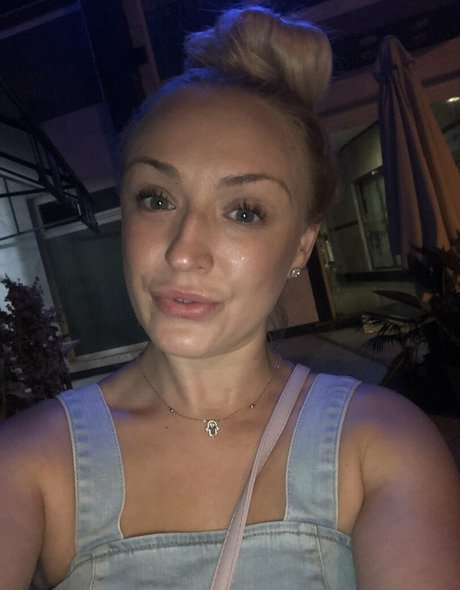 Amber Deen star erotic galleries