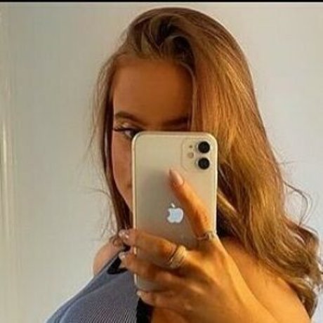 Lucycombe star porn photos