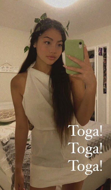 Carly Wong star best photo