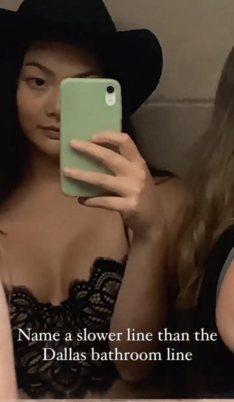 Carly Wong sex model pic