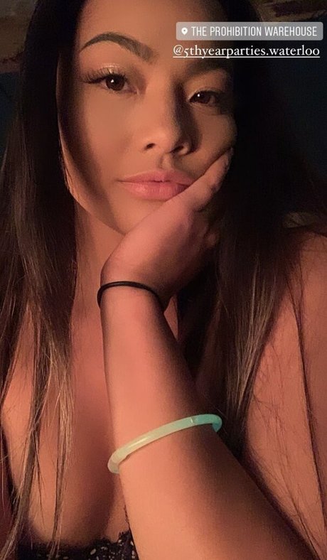 Carly Wong star nude photos