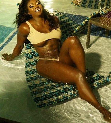 Iamnayfit sexy actress image