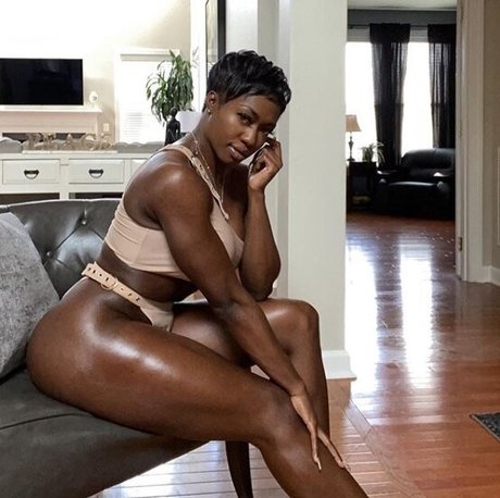 Iamnayfit erotic star image