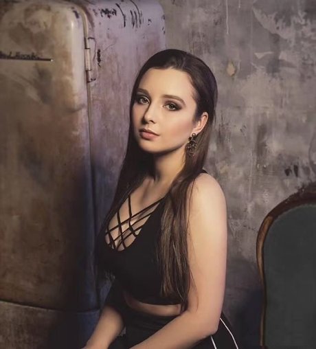 Elena Deligioz pretty star picture