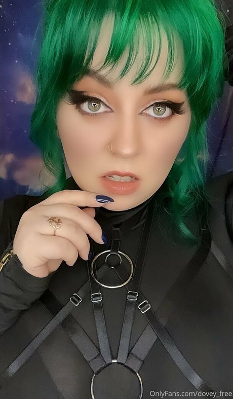 Dovey ASMR model naked pictures