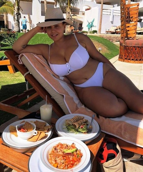 Anna Krylova pretty actress photo