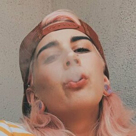 ChristinaCreeps porn model pic