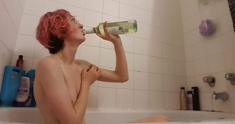 emmanoodle nudes actress archive