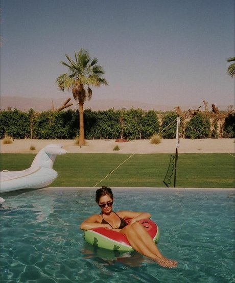 Alyssa Lynch naked actress photo