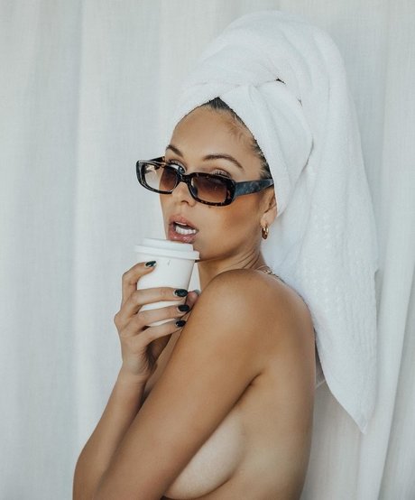 Alyssa Lynch sex model photos