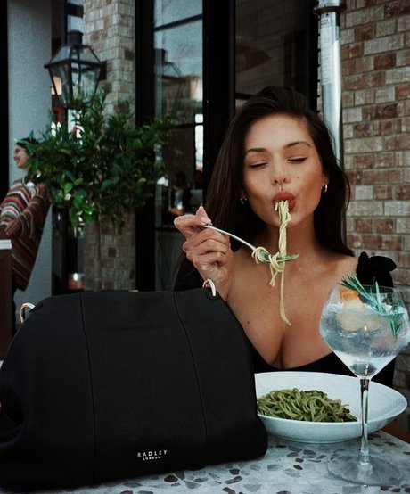 Alyssa Lynch xxx actress photo