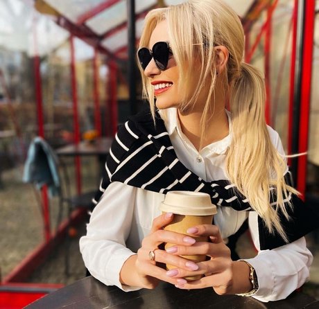 Karolina Bielawska hd actress pics