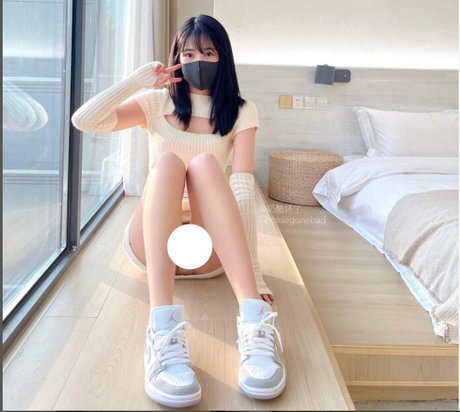 Cheesegonebad77 star exclusive images