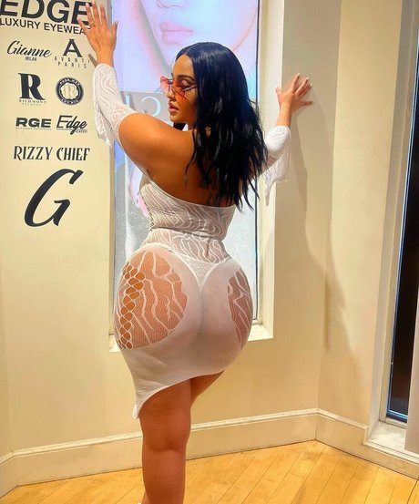 Stacy Londyn pornstar naked img