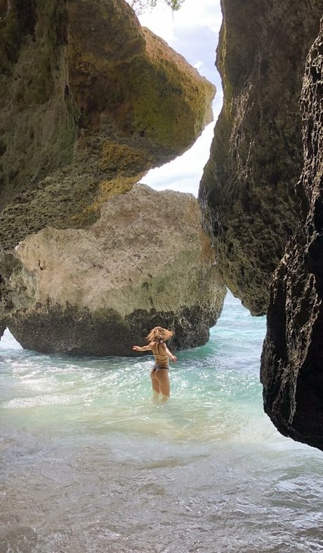 hot shemale onlyfans sexy naked photo