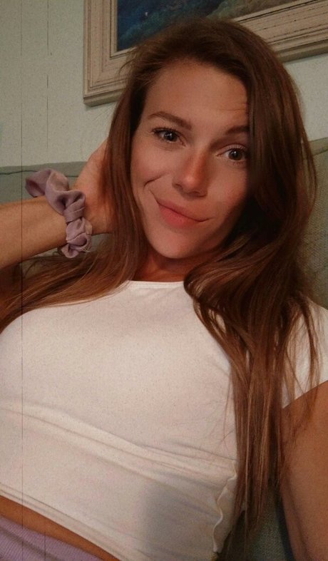 Myraxxxx model hd pics