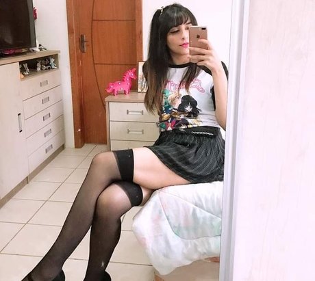 Faelinyfae sexy star galleries