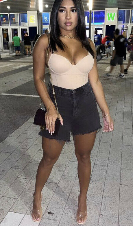 Leslie Ines star porn image