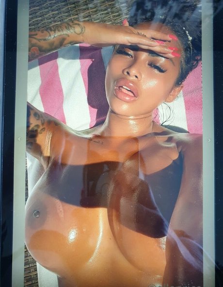 Elle Price star pornographic photos