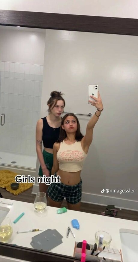 Nina Gessler nudes model img